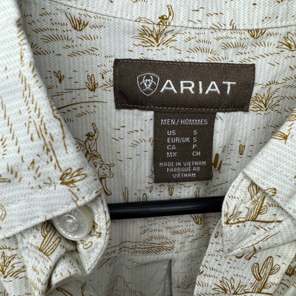 Ariat Men's White and Tan Patterned Button Down Shirt - Picture 4 of 4